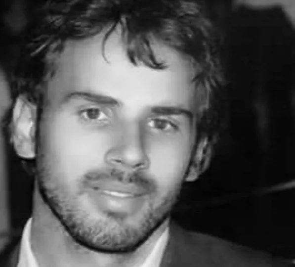 Η πολιτική του καφενείου που κλείνει τα καφενεία