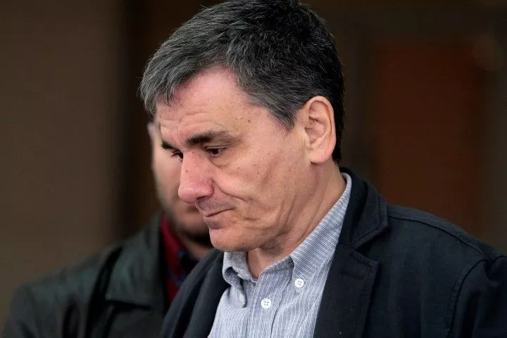 Νέες συσκέψεις στο Μαξίμου, υπό την πίεση του χρόνου
