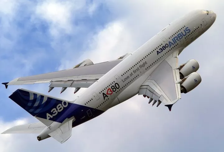 Έτοιμη να «ξεγράψει» το Α380 η Airbus Έτοιμη να «ξεγράψει» το Α380 η Airbus