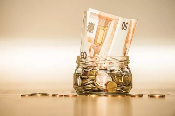 Γαλλική πρόταση σύνδεσης απομείωσης χρέους με ανάπτυξη;