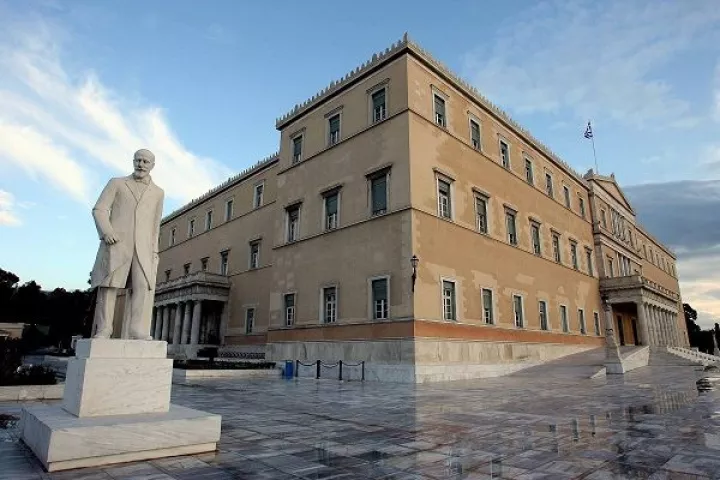 Η αντιπολίτευση πρέπει να περάσει σε άλλες μορφές αγώνα