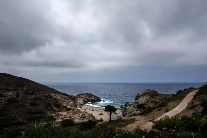 Γιατί ο Βαρουφάκης πουλάει το καλοκαίρι;