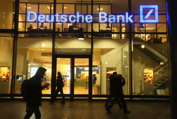 Η Moody&#039;s εξετάζει υποβάθμιση της Deutsche Bank