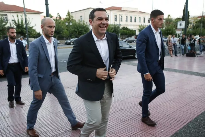 Πού το πάει ο Τσίπρας; Οι ψηφοφόροι του ΣΥΡΙΖΑ ας ετοιμάζονται για έναν ακόμα μεγάλο εξευτελισμό.