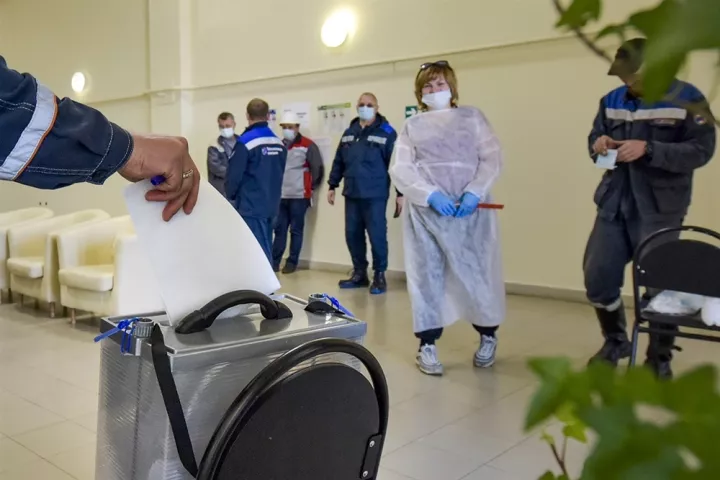 Ρωσία: Άνοιξαν οι κάλπες για τις μαραθώνιες βουλευτικές εκλογές