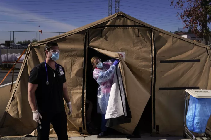 ΗΠΑ: Αρνητικό ρεκόρ με 4.000 θανάτους από επιπλοκές του κορονοϊού σε ένα 24ωρο