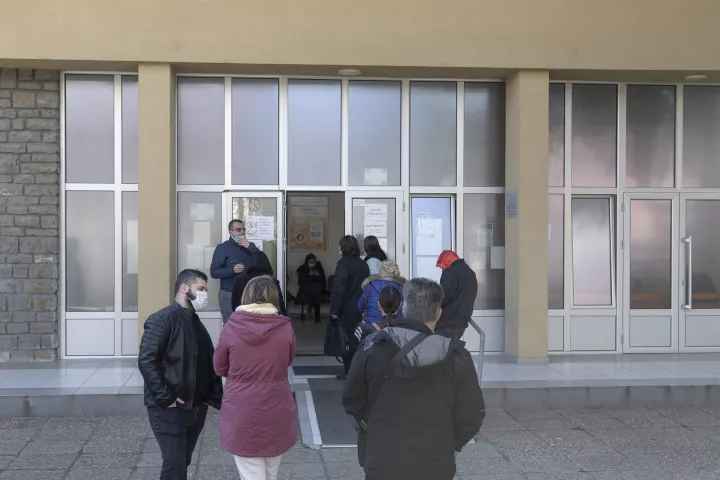 Σερβία: Νέα μέτρα για την πανδημία από την κυβέρνηση - Χαλαρά τα θεωρούν οι ειδικοί