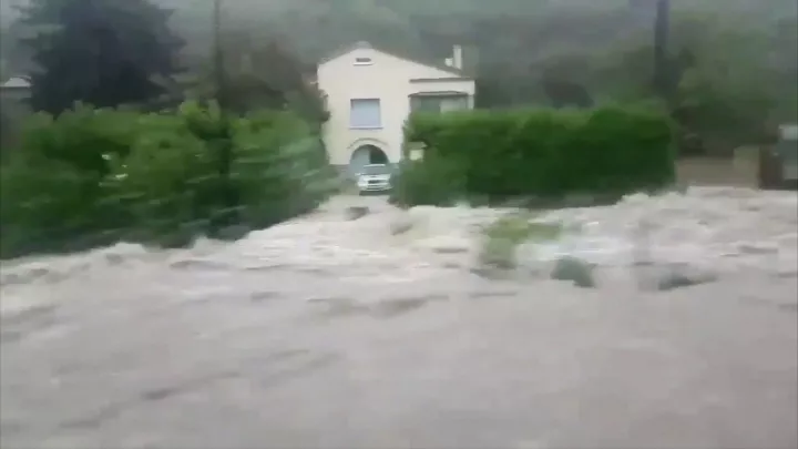 Γαλλία: Περίπου 1.600 άνθρωποι απομακρύνθηκαν με ασφάλεια από πλημμυρισμένες περιοχές 