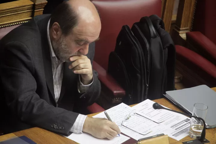 Τρ. Αλεξιάδης: Σε ποιες περιπτώσεις δεν θα χρειάζεται να κρατάμε αποδείξεις