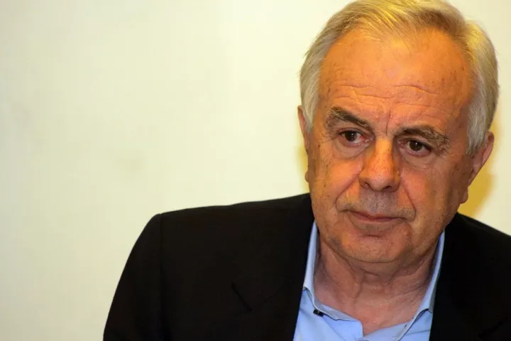 Ένταση με αγρότες στην Κομοτηνή που "πολιόρκησαν" τον Β. Αποστόλου