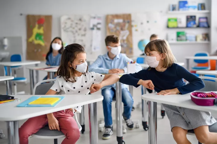 Τι ισχύει με ωράρια προσέλευσης, αναχώρησης, αερισμό αιθουσών