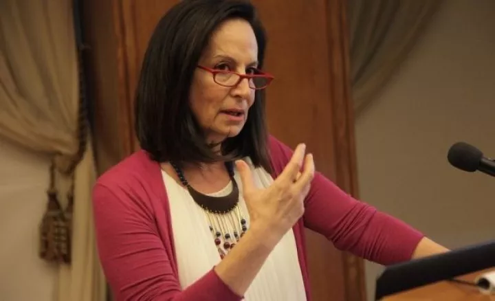 Άμεση ακύρωση του νόμου Πάππα με ένα νόμο και ένα άρθρο