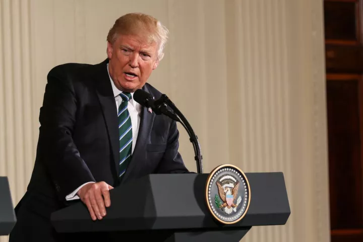 O D. Trump θα συνεργαστεί με τον ανακριτή R. Mueller παρά την κόντρα τους