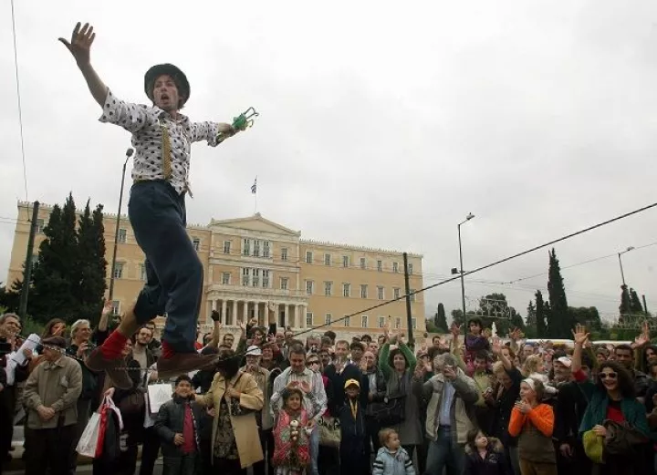 Οικονομία σε τροχιά αποσύνθεσης 