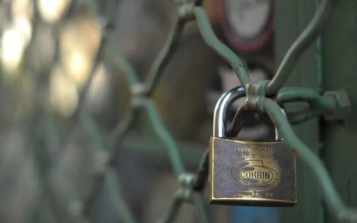 Δεν κλείνει την αξιολόγηση, δεν κάνει εκλογές