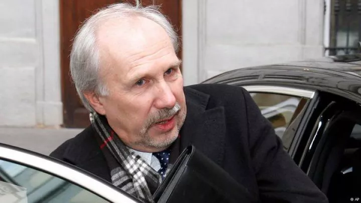 E. Nowotny (ΕΚΤ): Ανοησία η συζήτηση για κατάργηση των μετρητών