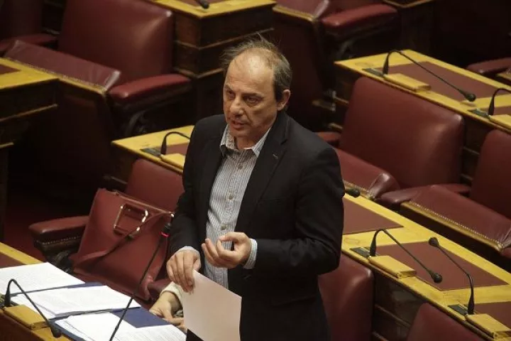 Βουλευτής ΣΥΡΙΖΑ για Πολύδωρα: «Καταλαβαίνετε ότι μας ξεφτιλίζετε»  