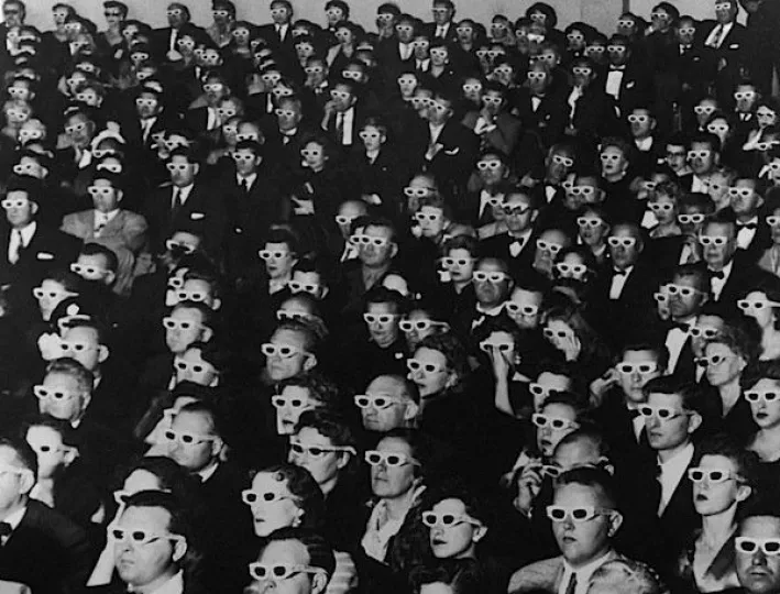 Επικοινωνία και κοινωνία του θεάματος 