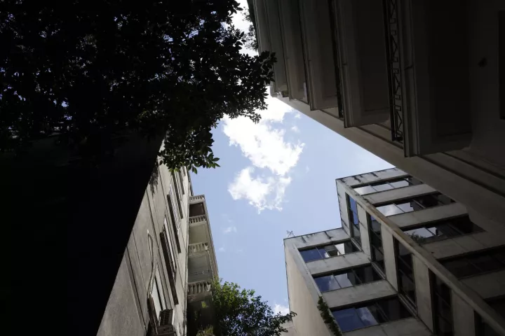 Τροπολογία της ΝΔ για αναστολή των πλειστηριασμών α&#039; κατοικίας για οφειλές προς το Δημόσιο