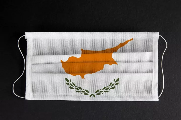 Έναν θάνατο και 339 νέα κρούσματα κορονοϊού ανακοίνωσε το υπουργείο Υγείας