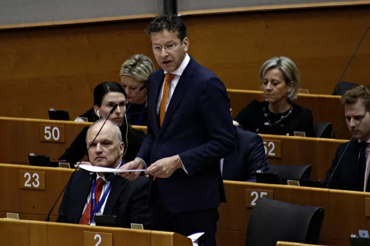 Μικρότερη περίοδο πλεονασμάτων 3,5% ζητά για την Ελλάδα ο J. Dijsselbloem
