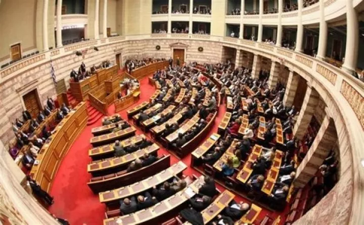 Εθνική συναίνεση: Η μπλε φάλαινα για κάποιους πολιτικούς