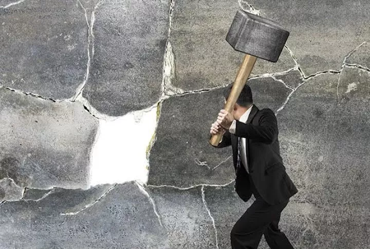 Ισοπέδωση vs Αριστεία