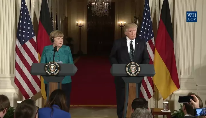 Η σύγκρουση Merkel - Trump σηματοδοτεί αλλαγή στρατηγικής στην οικονομία και την άμυνα
