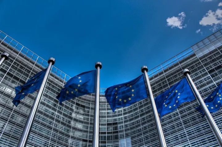 Η Ευρωπαϊκή Επιτροπή επιτίθεται στη φορολογική αδιαφάνεια 