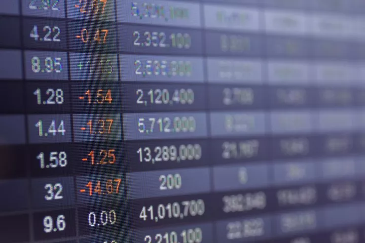 Π. Τσακλόγλου - Μ. Μασουράκης: Δεν προσφέρεται για πανηγυρισμούς το επιτόκιο του 5ετούς ομολόγου