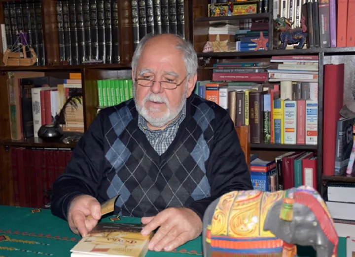 Γιάννης Κατσίκης: «Παραμύθια δεν έχουν ανάγκη μόνο τα παιδιά, αλλά και οι ενήλικες»