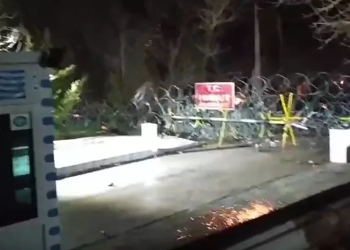 Βίντεο από την επίθεση με φλεγόμενα ξύλα και πέτρες κατά αστυνομικών Βίντεο από την επίθεση με φλεγόμενα ξύλα και πέτρες κατά αστυνομικών