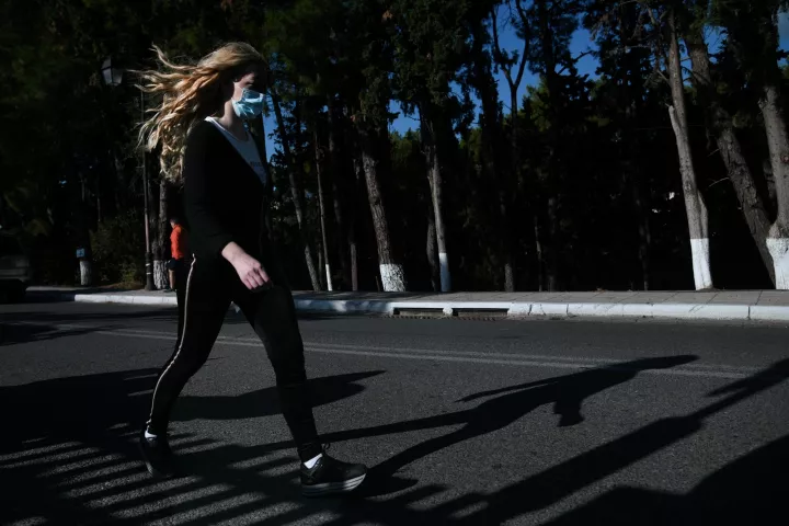 Οδικός χάρτης για την εφαρμογή των νέων μέτρων - Ποιες περιοχές άλλαξαν επίπεδο συναγερμού