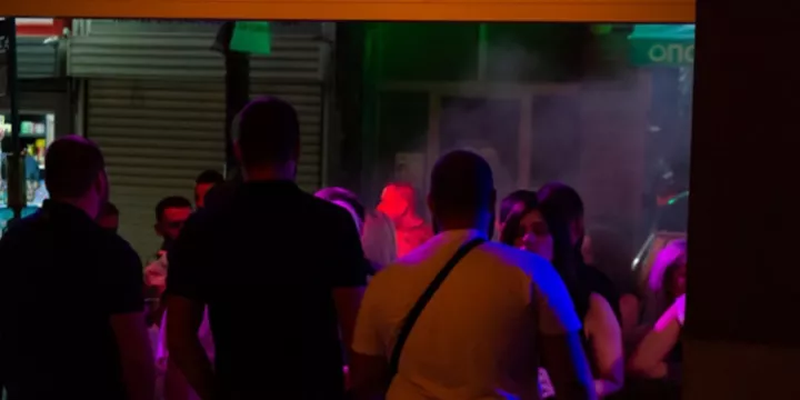 Ιδιωτικά πάρτι σε σπίτια της Αθήνας εν μέσω πανδημίας