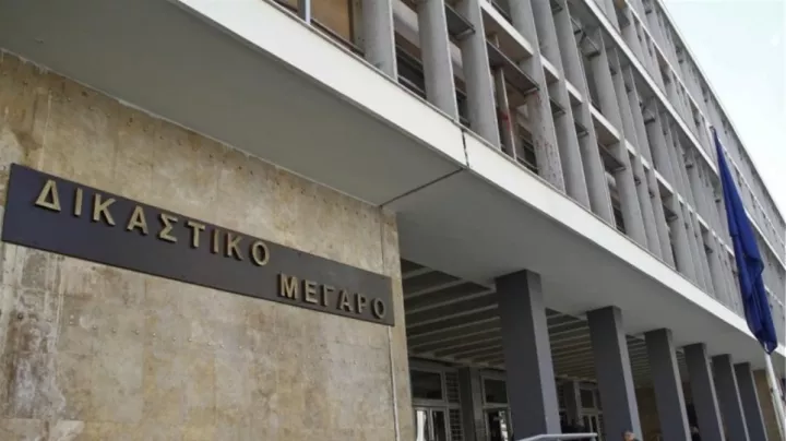 Θεσσαλονίκη: Ελεύθεροι οι 51 συλληφθέντες που κατηγορούνται για αναγραφή συνθημάτων στο Λ. Πύργο