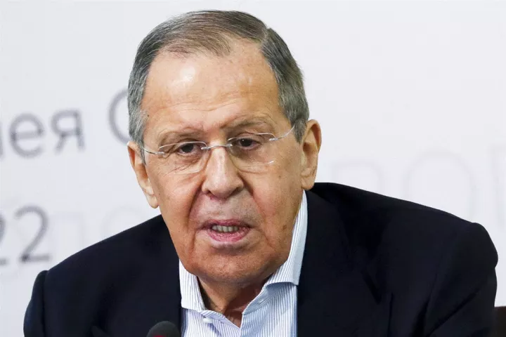 Λαβρόφ: Η Μόσχα θα επικεντρωθεί στην ανάπτυξη των δεσμών με την Κίνα