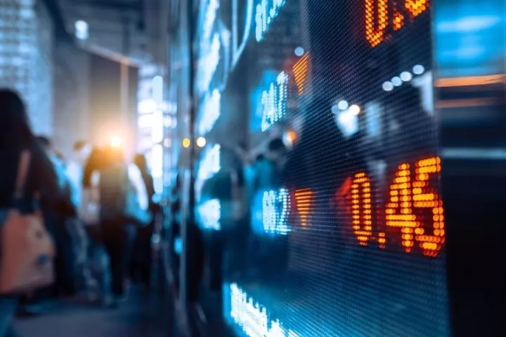 Απώλειες 220 μονάδων για τον Dow - Μικρές αλλαγές μετά από έναν δύσκολο Μάιο