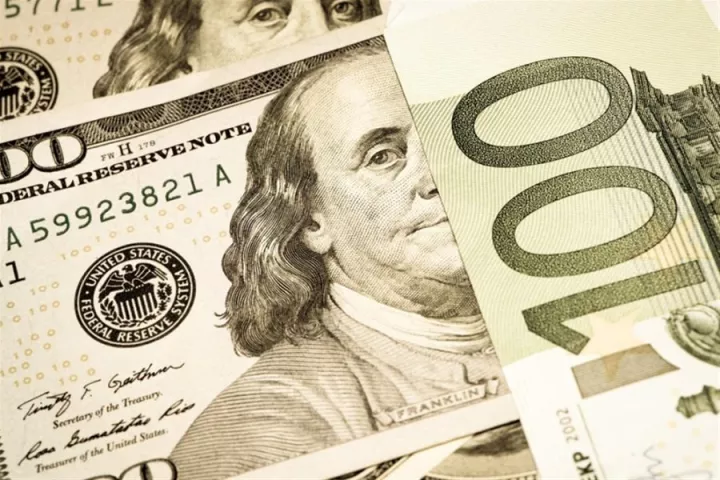 To ευρώ υποχωρεί 0,27% έναντι του δολαρίου To ευρώ υποχωρεί 0,27% έναντι του δολαρίου