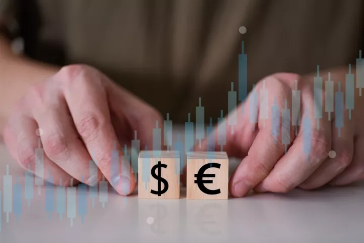 Το ευρώ φλερτάρει ξανά με το parity έναντι του δολαρίου